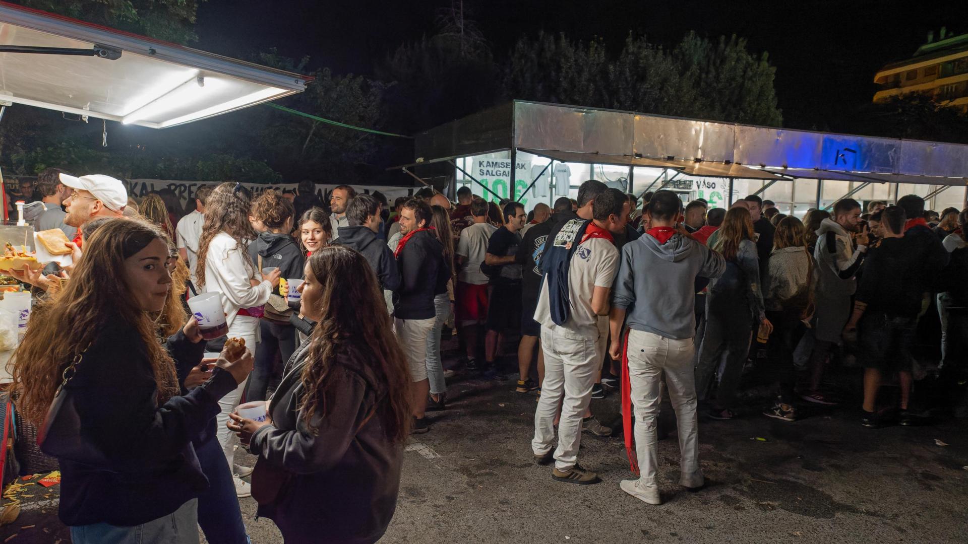 *A:MONTXO A.G.
*F: 2023-08-05
*L: ESTELLA-LIZARRA
*T: FIESTAS CHOZNAS (BARRACAS POLITICAS)
*P: