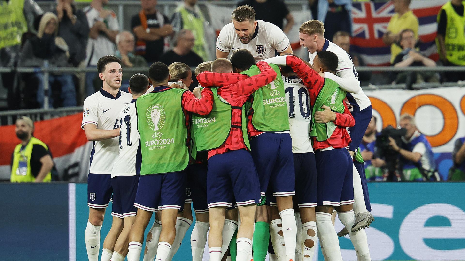 Los jugadores ingleses celebran el tanto de Watkins que les metía en la final de la Eurocopa 2024 contra España