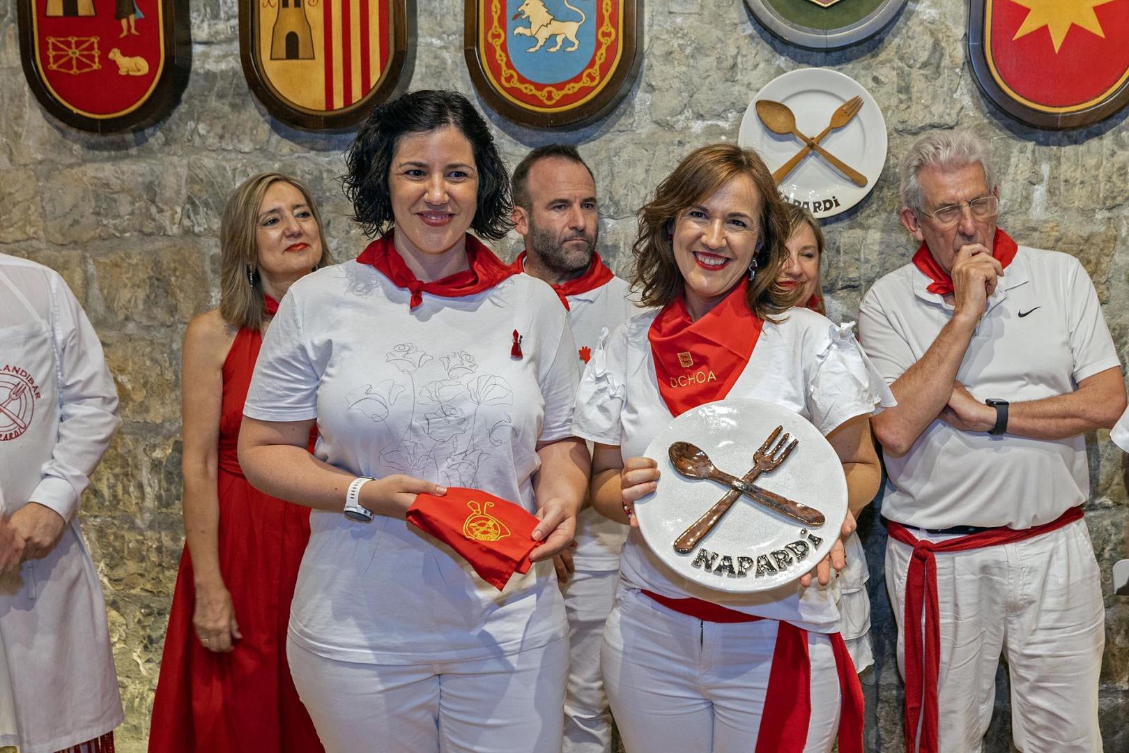 Fotos de la entrega del Gallico de Oro de Napardi a Pedro Miguel Echenique./