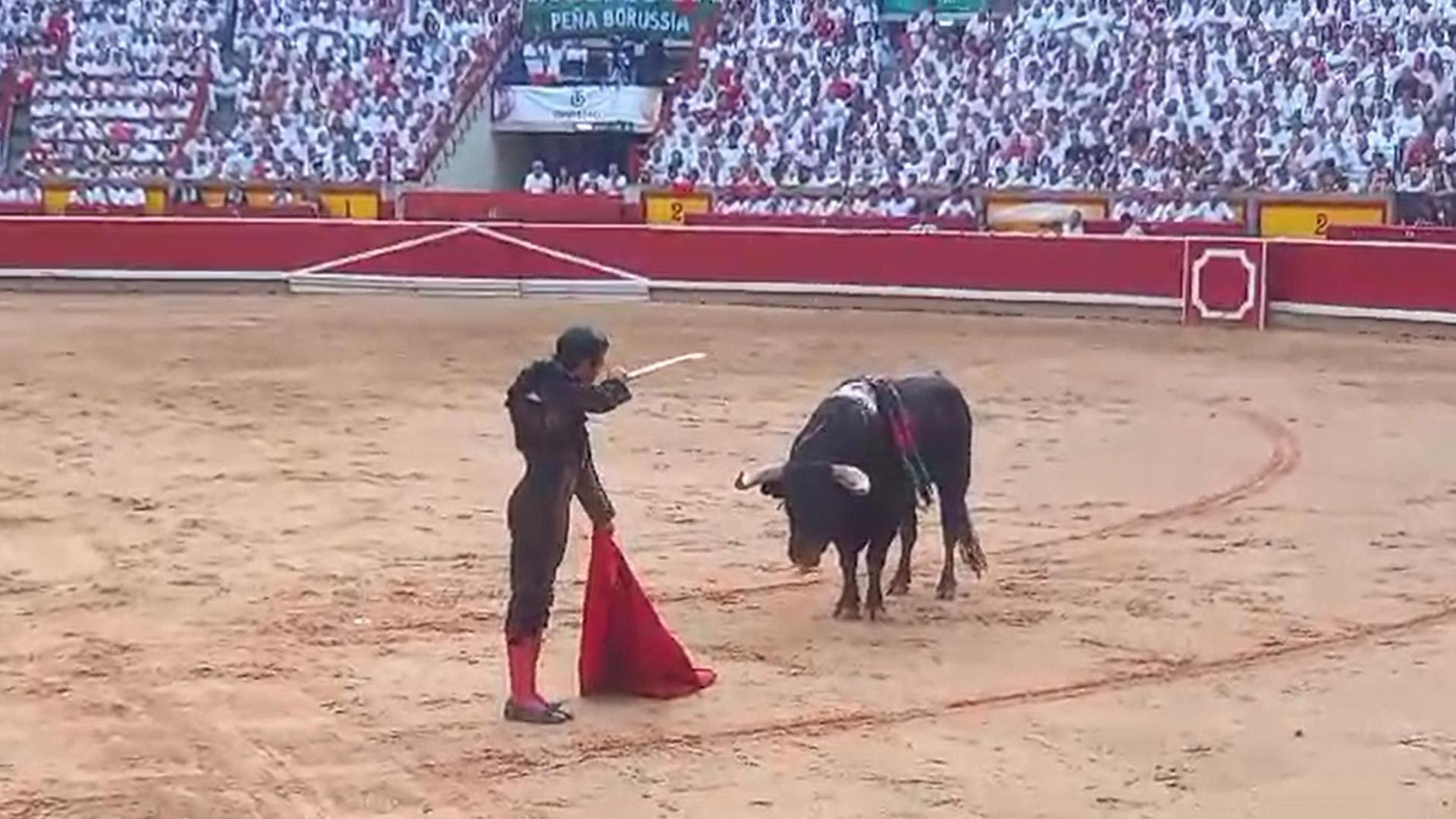 El sevillano no ha acertado con el estoque
