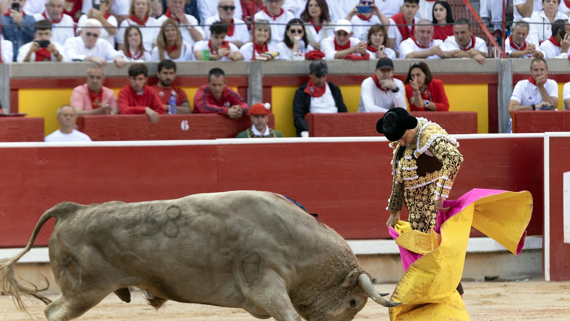 Imágenes de la corrida del 12 de julio con toros de la ganadería Jandilla para los diestros Cayetano Rivera, Roca Rey y Pablo Aguado