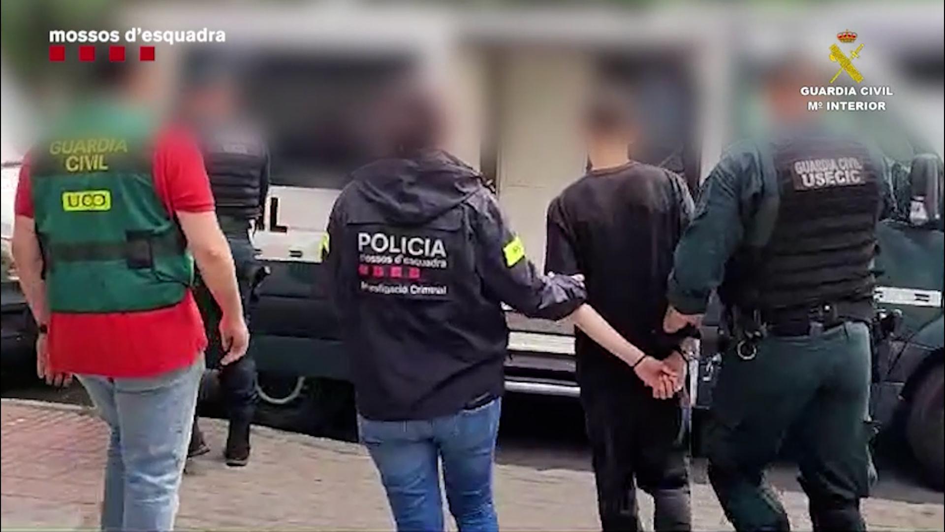 La detención la llevaron a cabo agentes de la Guardia Civil y de los Mossos d'Esquadra