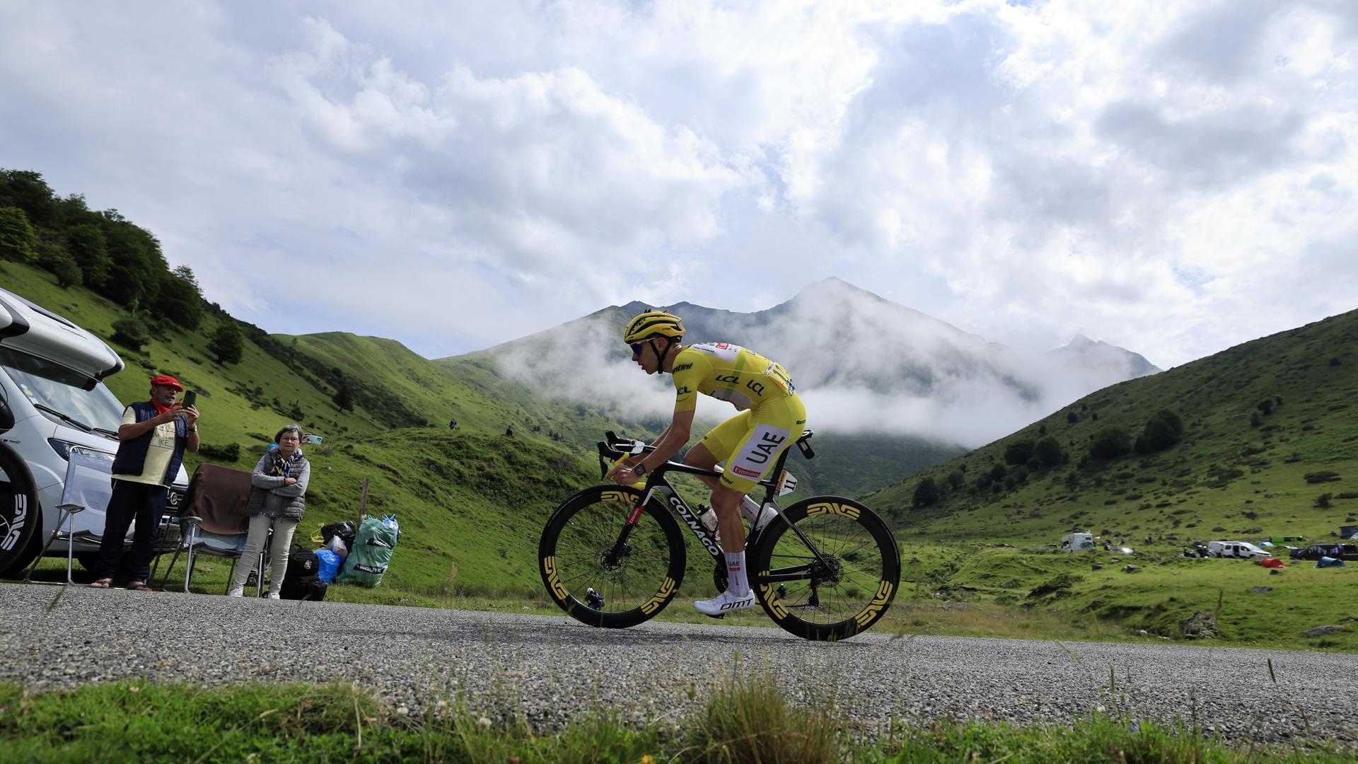Tadej Pogacar durante la decimocuarta etapa del Tour