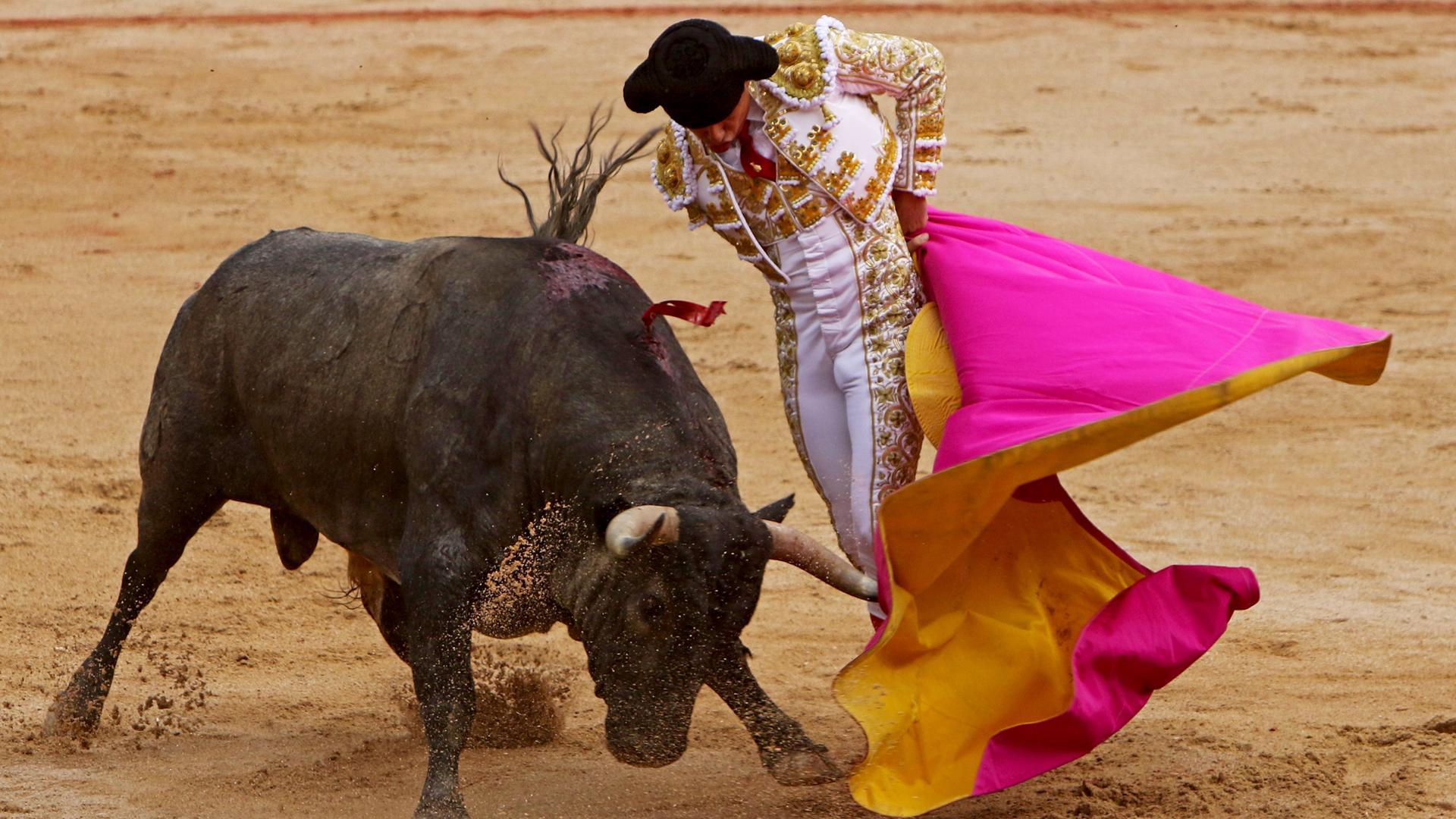 uan de Castilla estuvo a punto de salir por la Puerta del Encierro en su debut en Pamplona