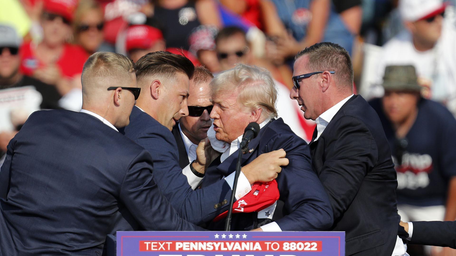 Imágenes del atentado contra Trump durante un mitin. |