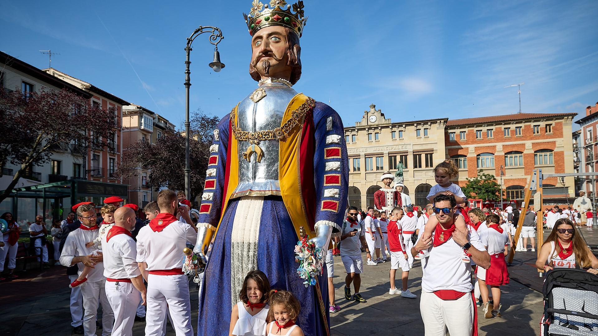 Salida de la Comparsa de Gigantes y Cabezudos este domingo 14 de julio.