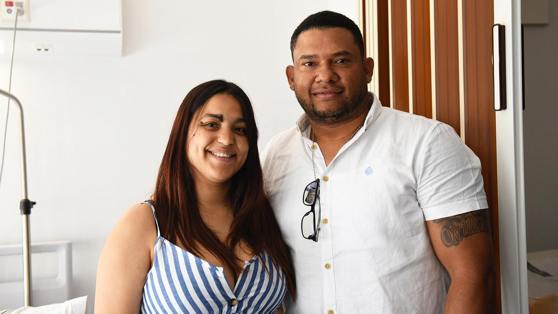 Jennifer Rodríguez y Gorka Peral, en la habitación del Hospital Universitario de Navarra