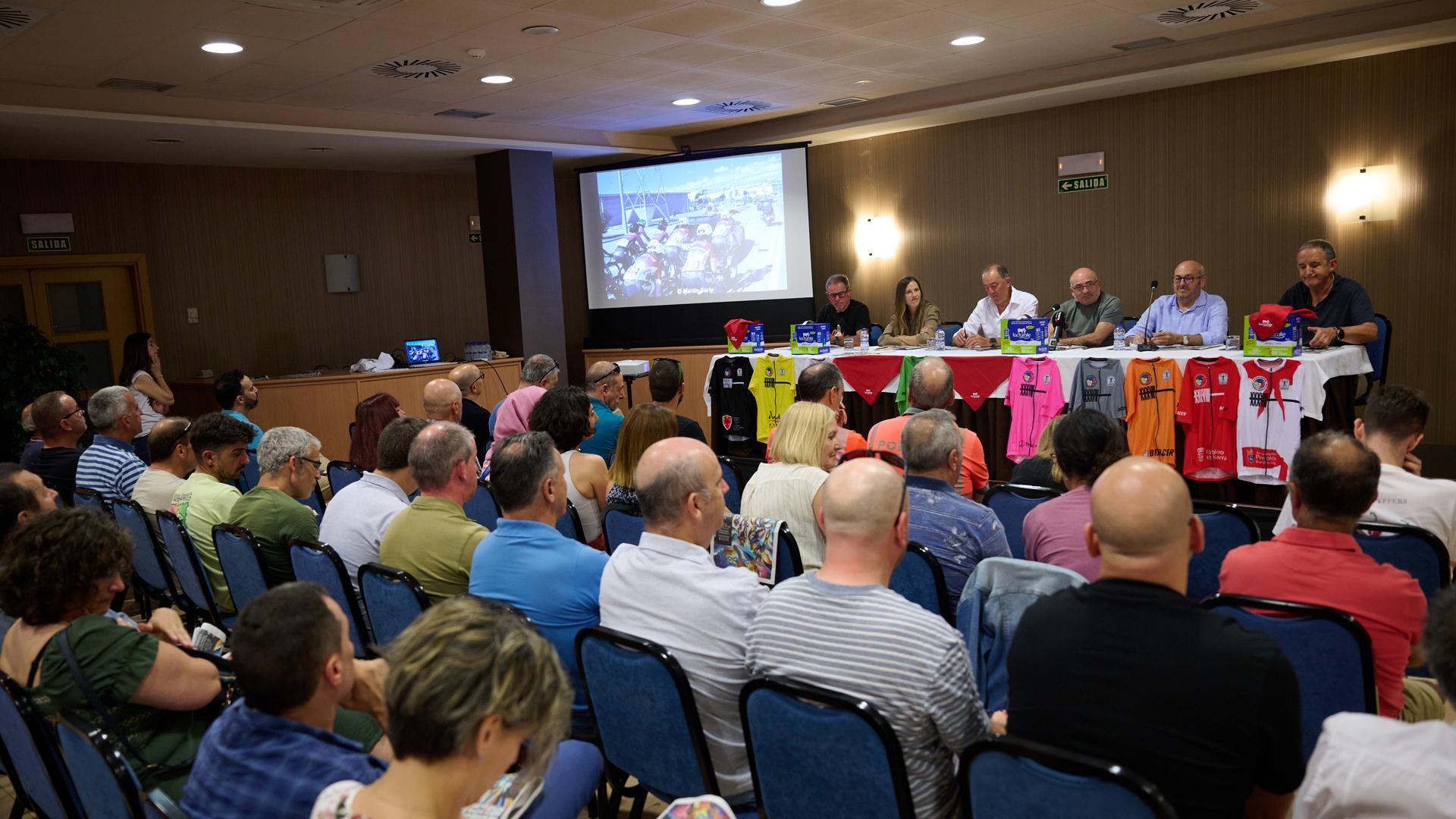 Patrocinadores y organizadores presentaron la Vuelta en el Hotel Andría de Orkoien en un acto que contó con una gran asistencia