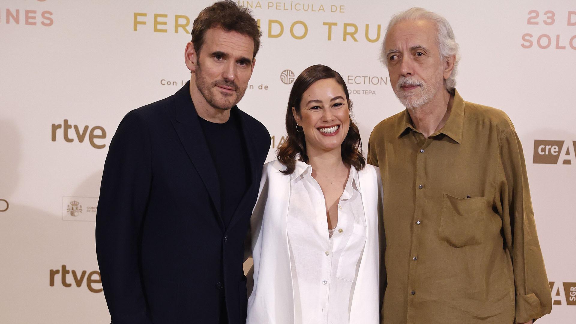 Matt Dillon, Aida Folch y Fernando Trueba, en la presentación de 'Isla perdida' en Madrid