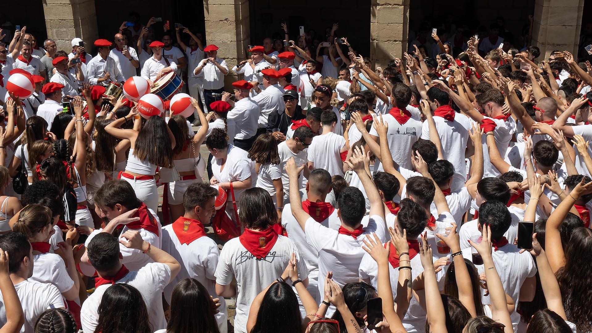 Celebraciones en el chupinazo en Viana