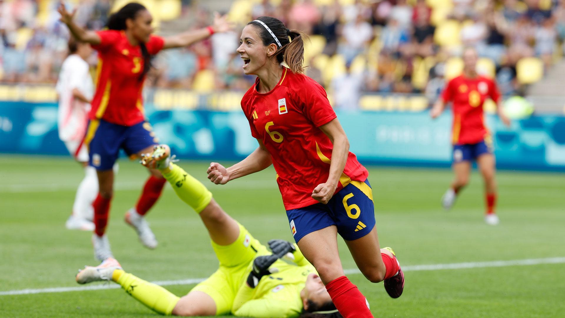 La centrocampista española Aitana Bonmatí celebra tras marcar el 1-1 durante el partido de la fase de grupos de los Juegos Olímpicos que ha enfrentado a España y Japón