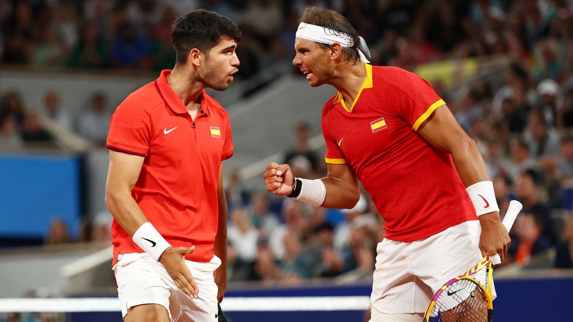 Carlos Alcaraz y Rafael Nadal en el partido contra Maximo Gonzalez y Andres Molteni