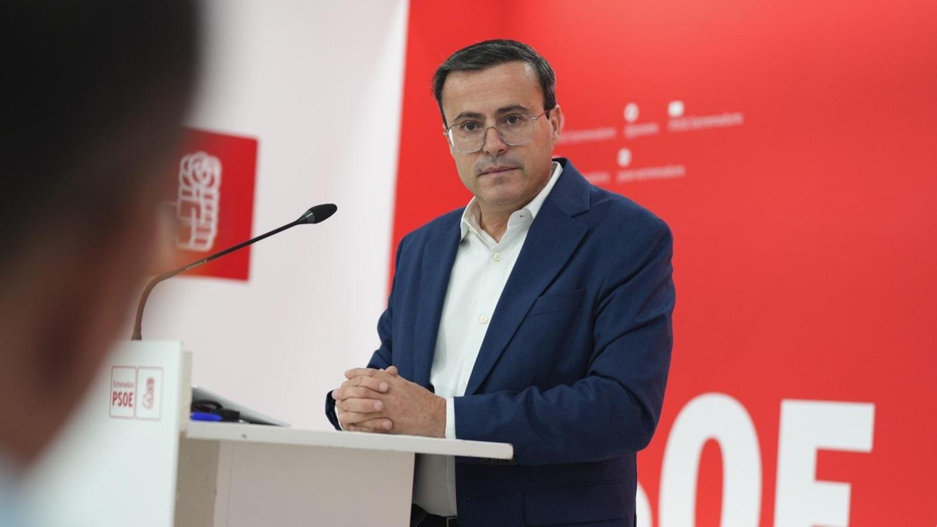 El secretario general del PSOE de Extremadura, Miguel Ángel Gallardo, en rueda de prensa en Mérida

PSOE DE EXTREMADURA

01/08/2024