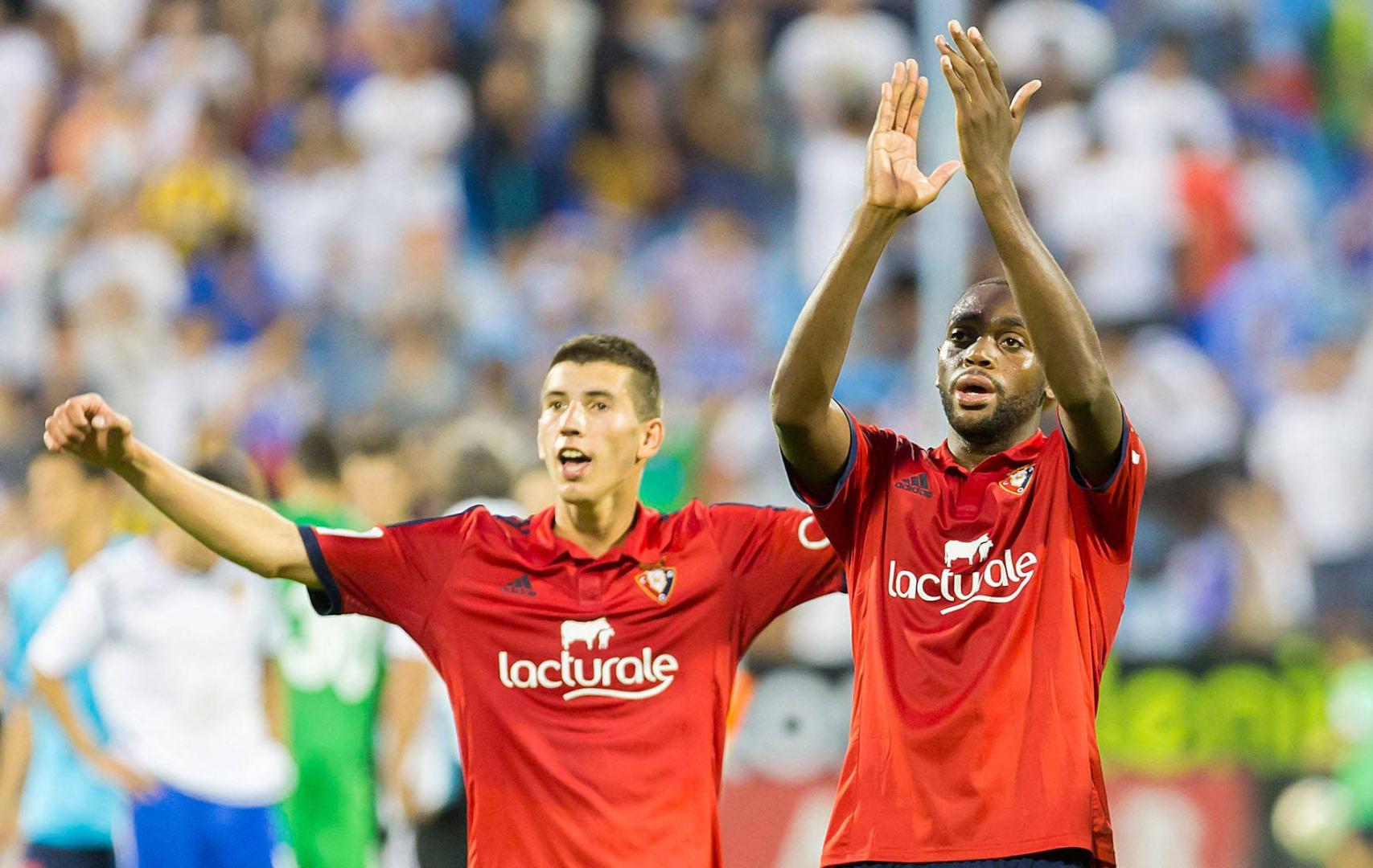 30-8-14 , su debut en Primera. En la imagen, con Raoul Loe