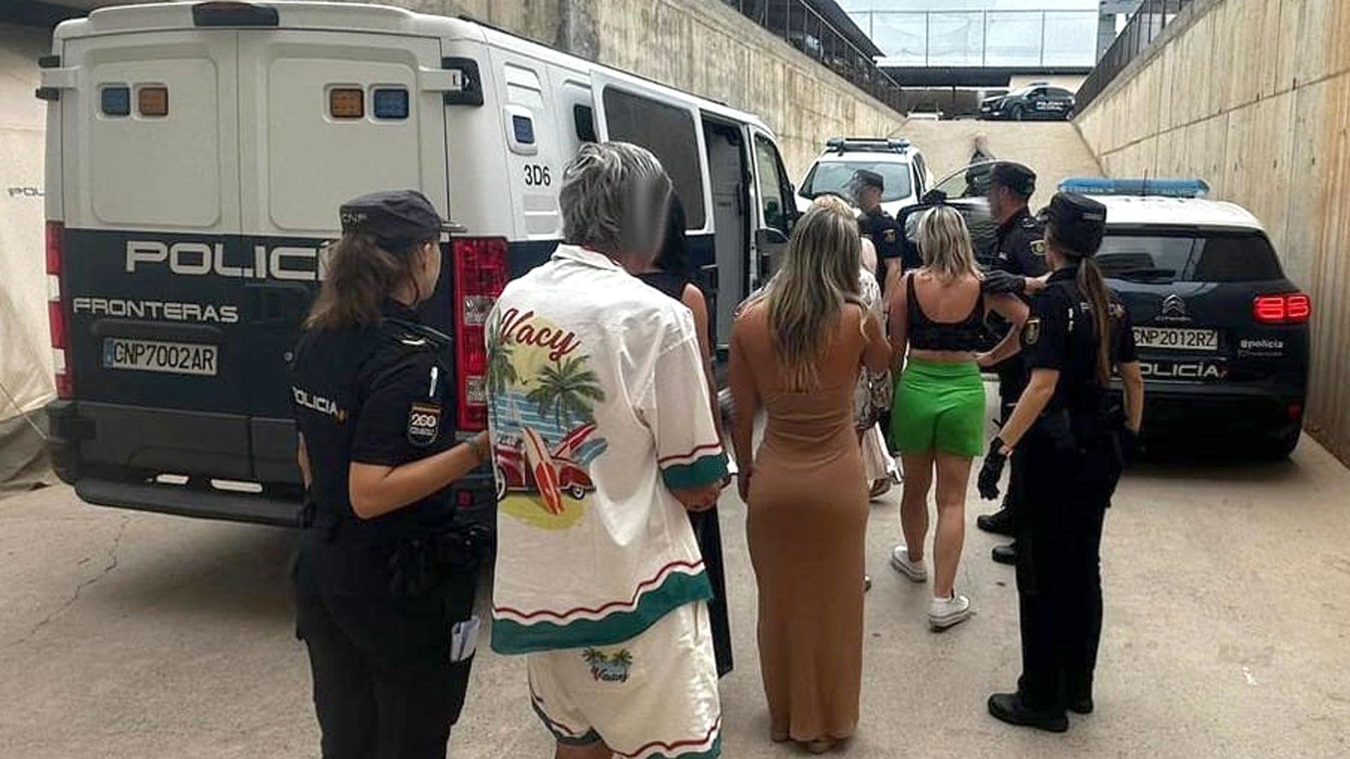 La Policía Nacional ha detenido en Ibiza seis personas que se negaron a pagar una cena de 12.300 euros