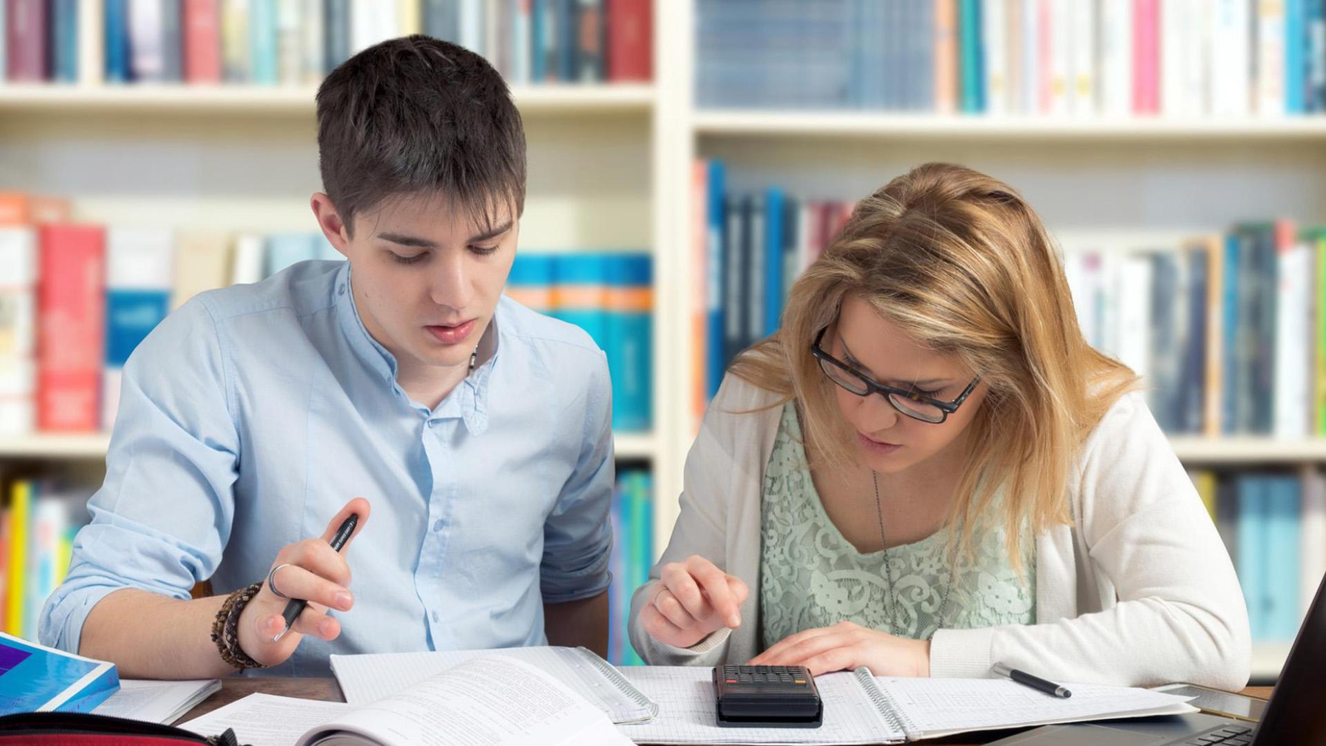 Dos estudiantes