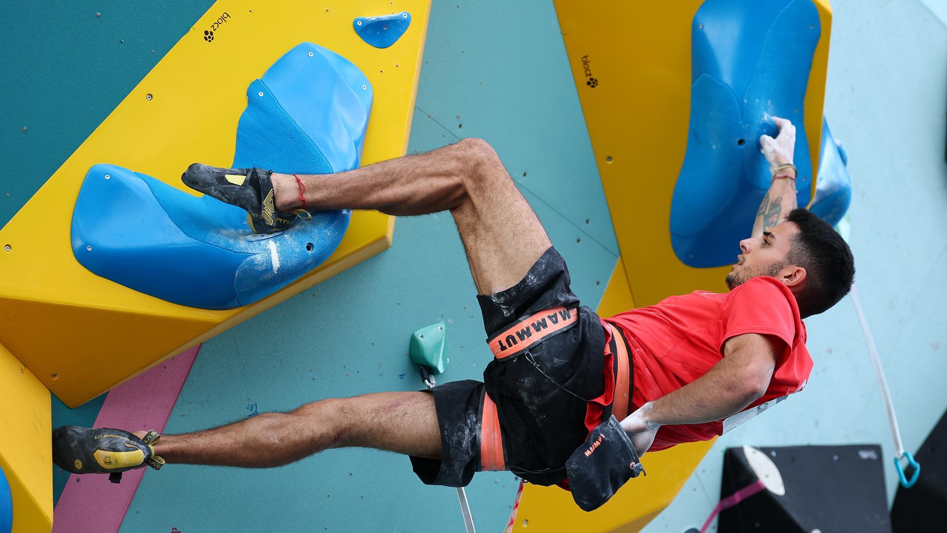 El español Alberto Ginés privado de medalla en la escalada