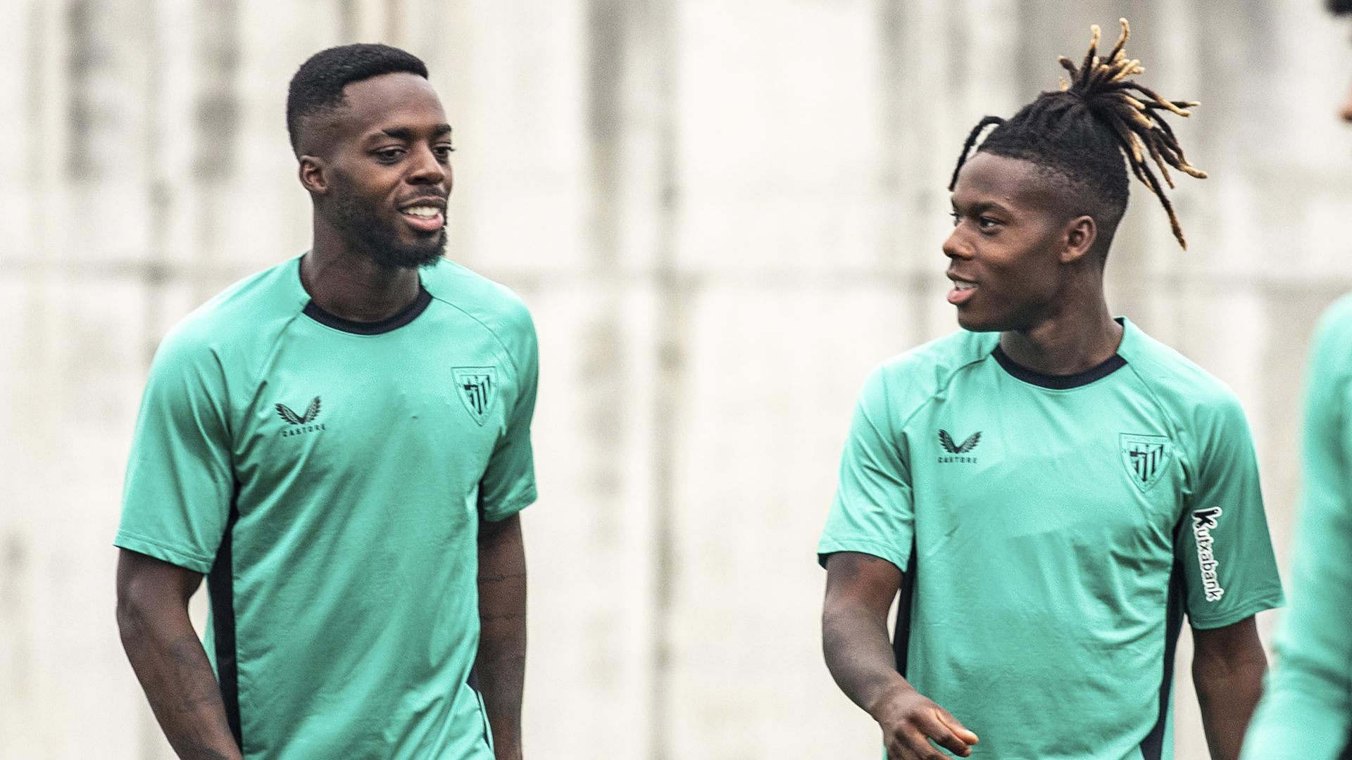 Los navarros Iñaki Williams (izda.) y Nico Williams 8dcha.) durante el entrenamiento de este lunes, 12 de agosto