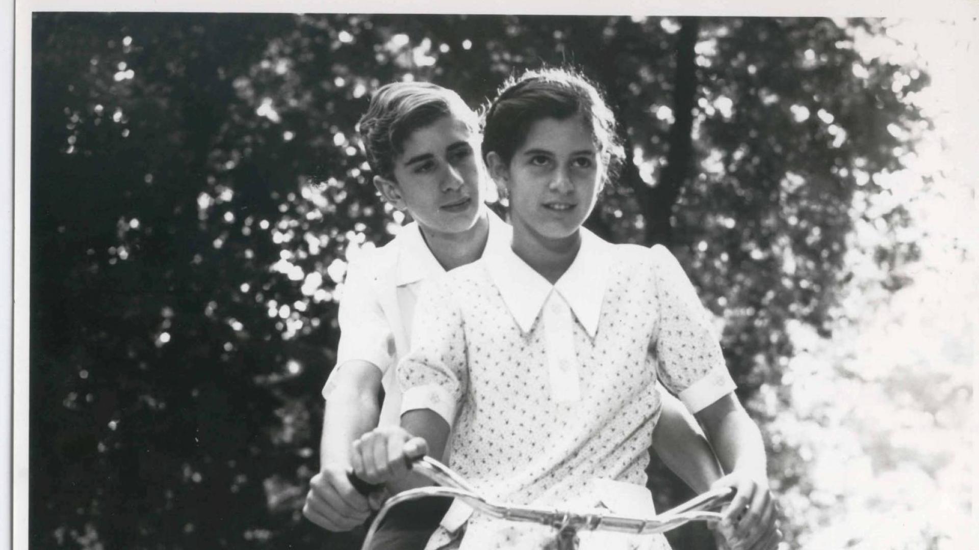 Fotograma de la película 'Las bicicletas son para el verano', protagonizada por Gabino Diego y basada en la obra de teatro homónima de Fernando Fernán-Gómez.