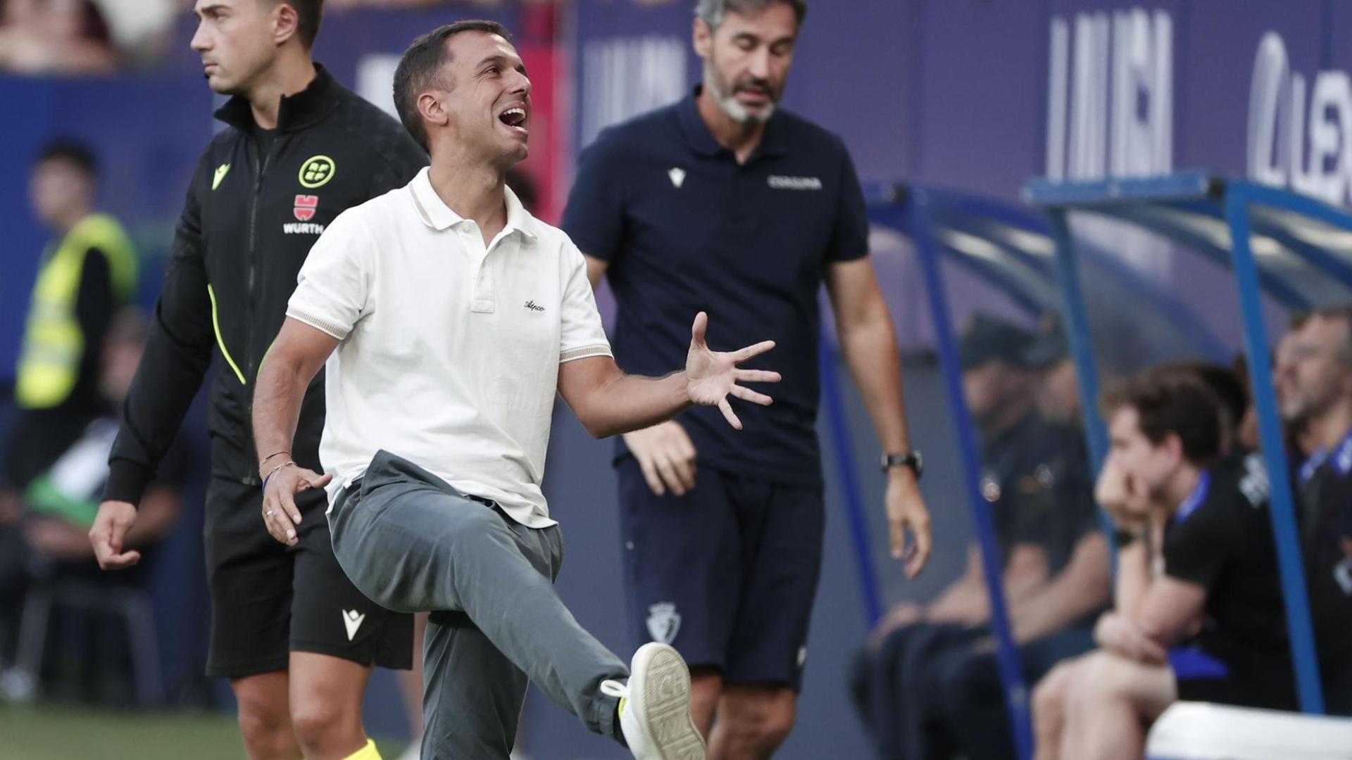 Borja Jiménez, entrenador del Leganés, en El Sadar