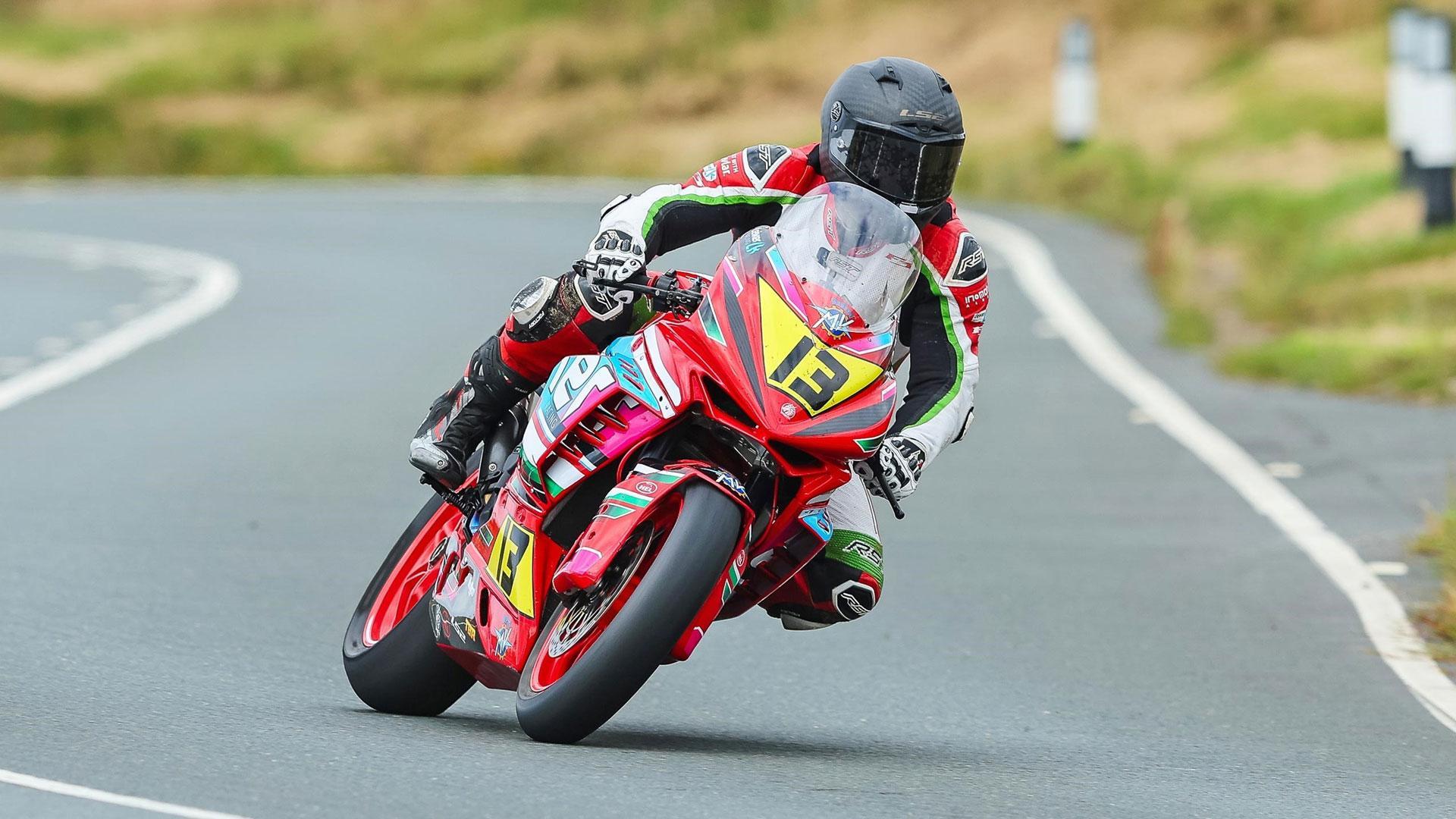 El piloto irlandés Louis O'Regan durante su participación en el Manx Grand Prix