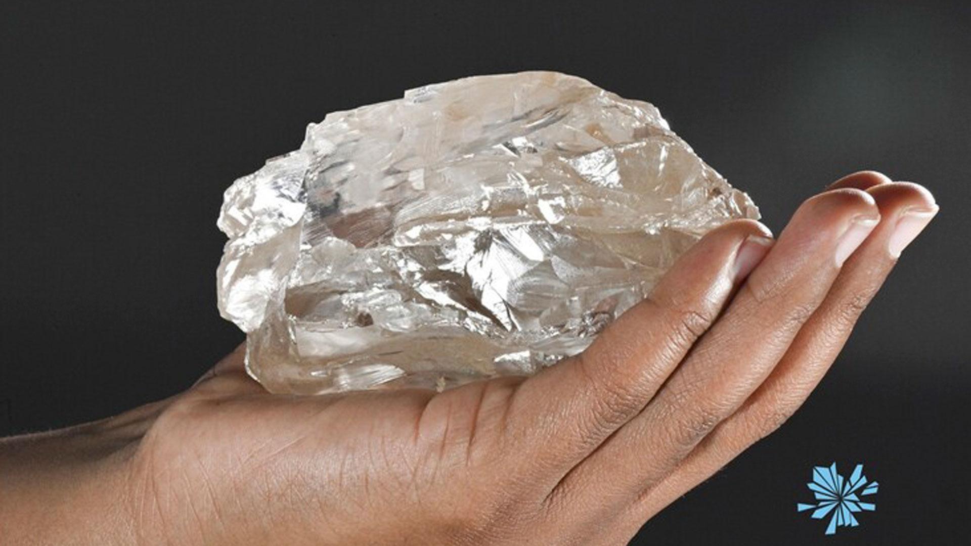La compañía canadiense Lucara Diamonds halló en Botsuana un diamante de 2.492 kilates que se sitúa como el segundo más grande descubierto hasta la fecha en el mundo