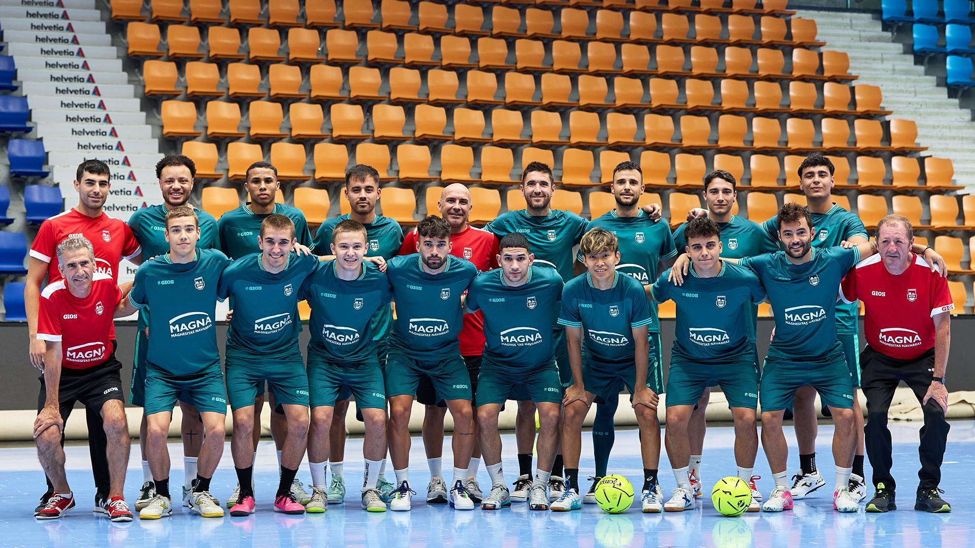 Plantilla completa de Osasuna Magna en su regreso al trabajo