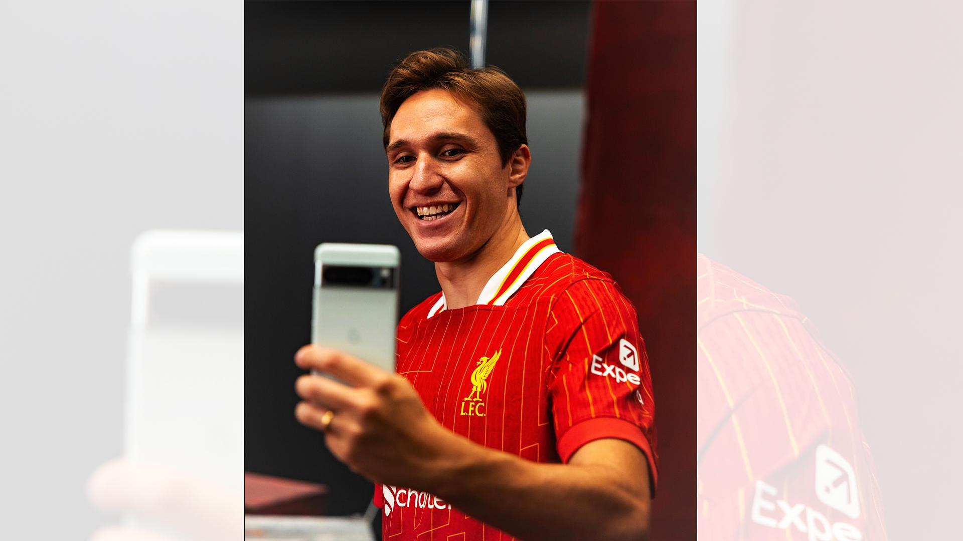 Federico Chiesa, en una imagen publicada en redes sociales por el Liverpool F.C.