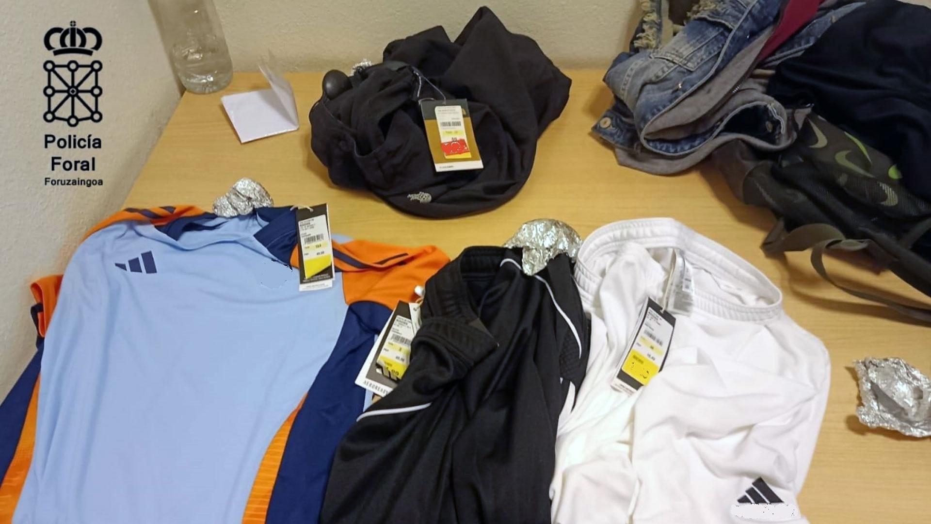 Material deportivo hurtado en el Polígono Agustinos valorado en 451 euros