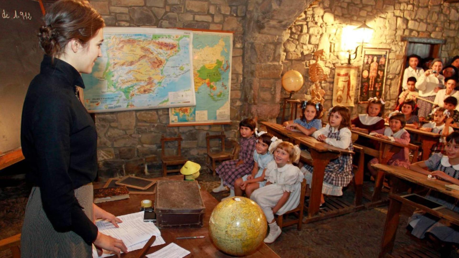 Ochagavía retrocede un siglo con 'Oriphean'. En la imagen, una antigua escuela.