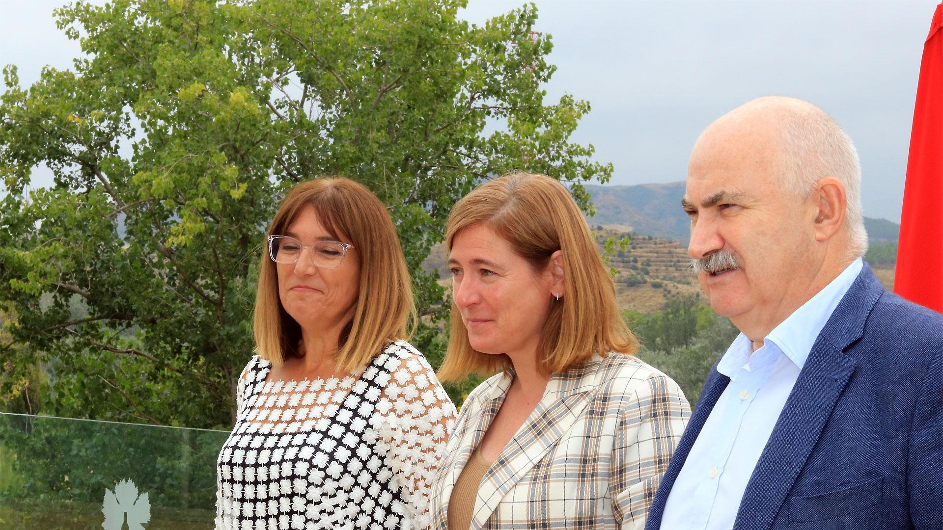De izquierda a derecha: la consejera Barredo (Euskadi), la consejera Manzanos (La Rioja) y el consejero Aierdi