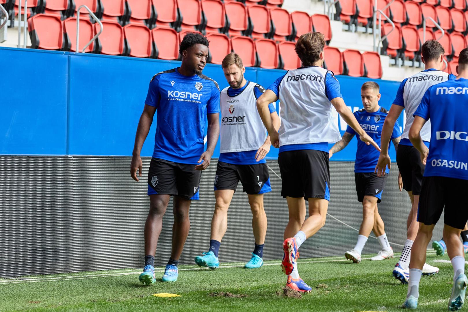 SÁBADO. Segundo entrenamiento en la víspera del partido
