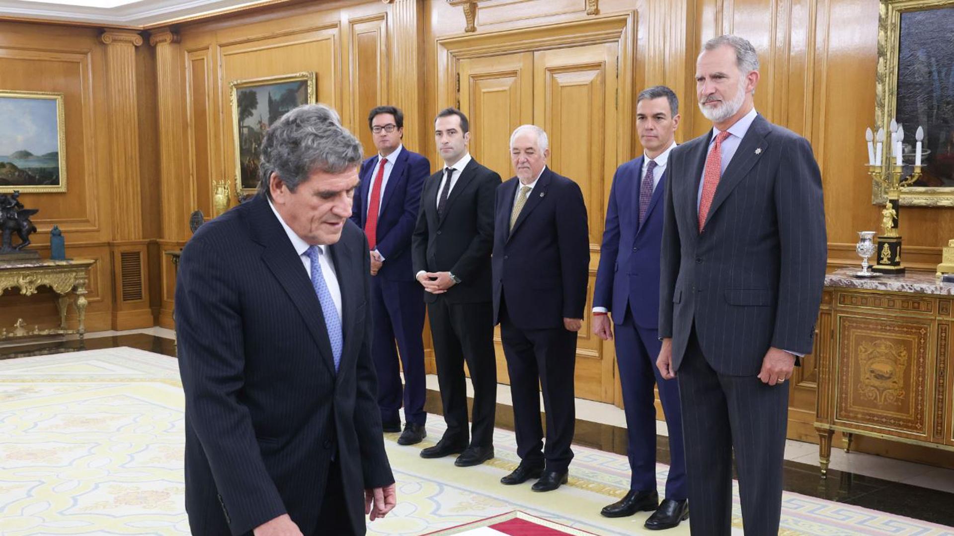 El Rey preside, en el Palacio de la Zarzuela, el acto de promesa del nuevo gobernador del Banco de España, José Luis Escrivá Belmonte