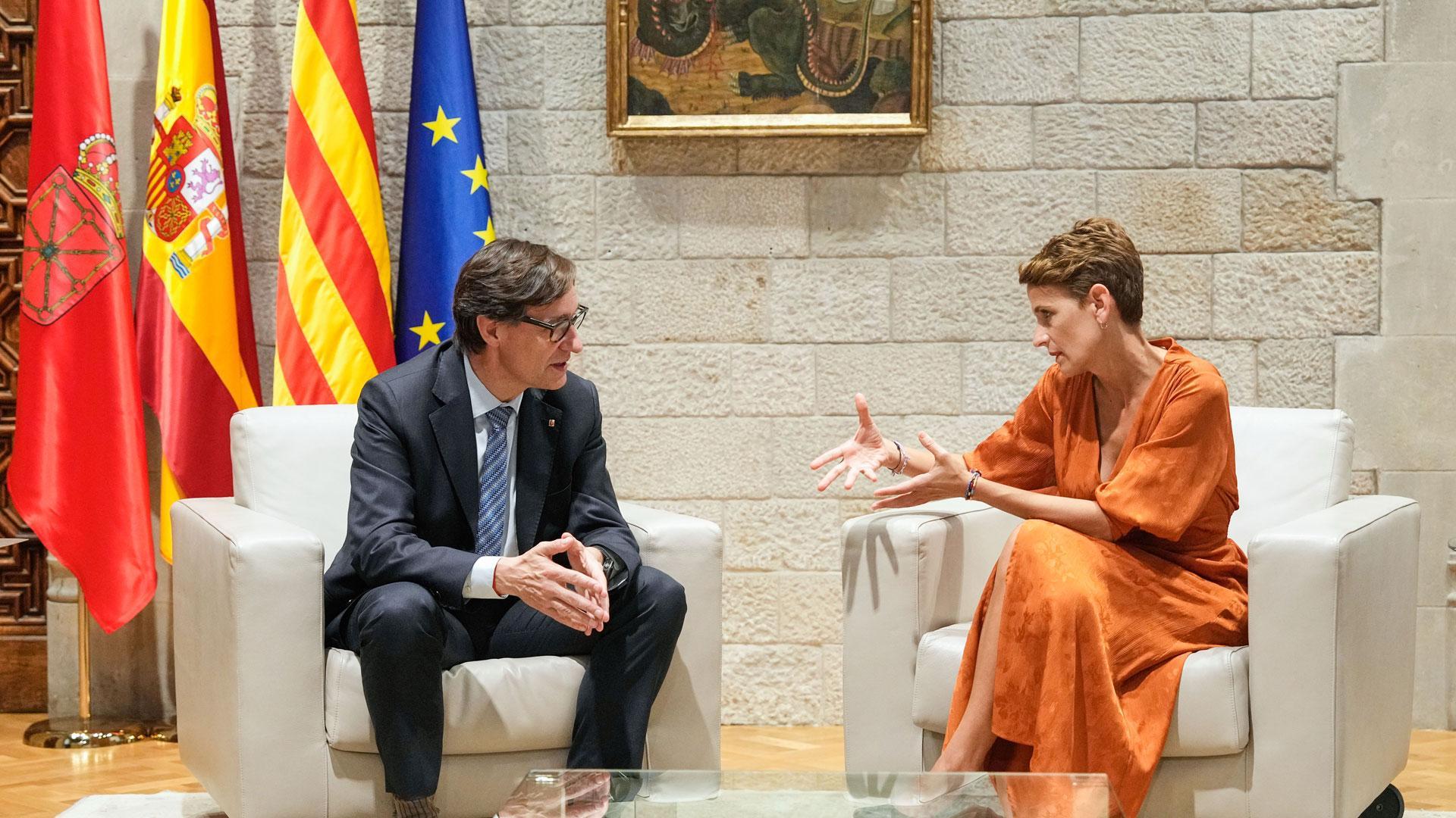 El presidente catalán, Salvador Illa, mantiene una reunión con la presidenta de la Comunidad Foral de Navarra, María Chivite, este lunes en el Palau de la Generalitat