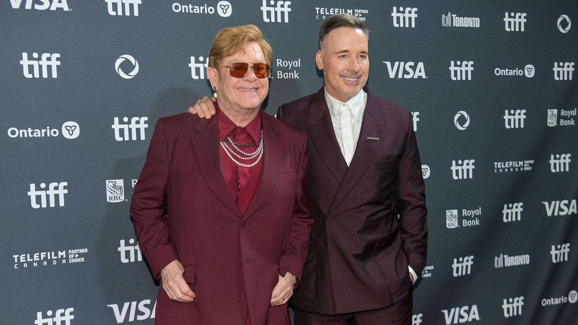 Elton John ha asistido en el Festival de Cine de Toronto al estreno de 'Elton John: Never Too late', de R.J. Cutler y David Furnish