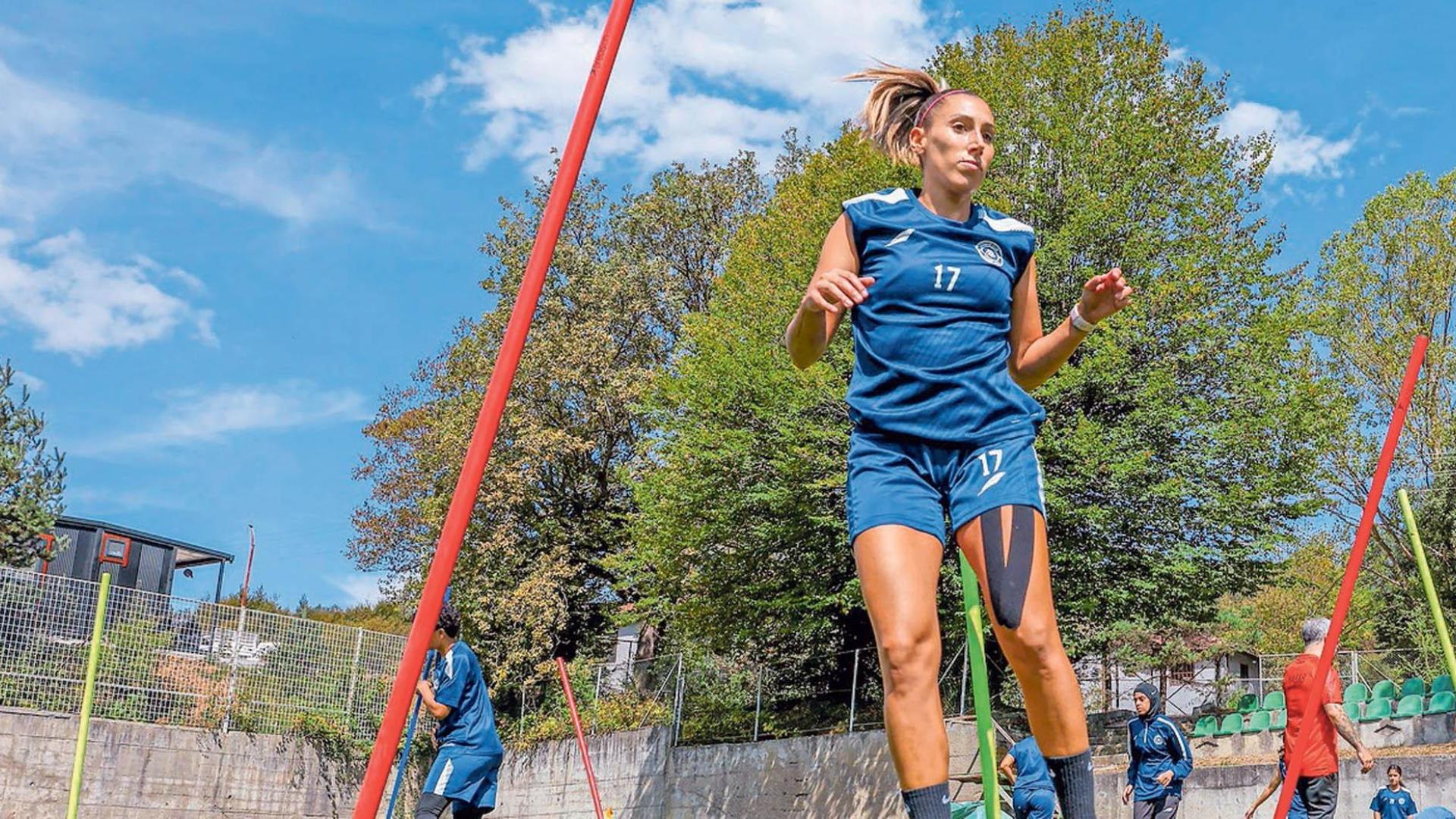 La centrocampista de Funes, en un entrenamiento de pretemporada, en Turquía