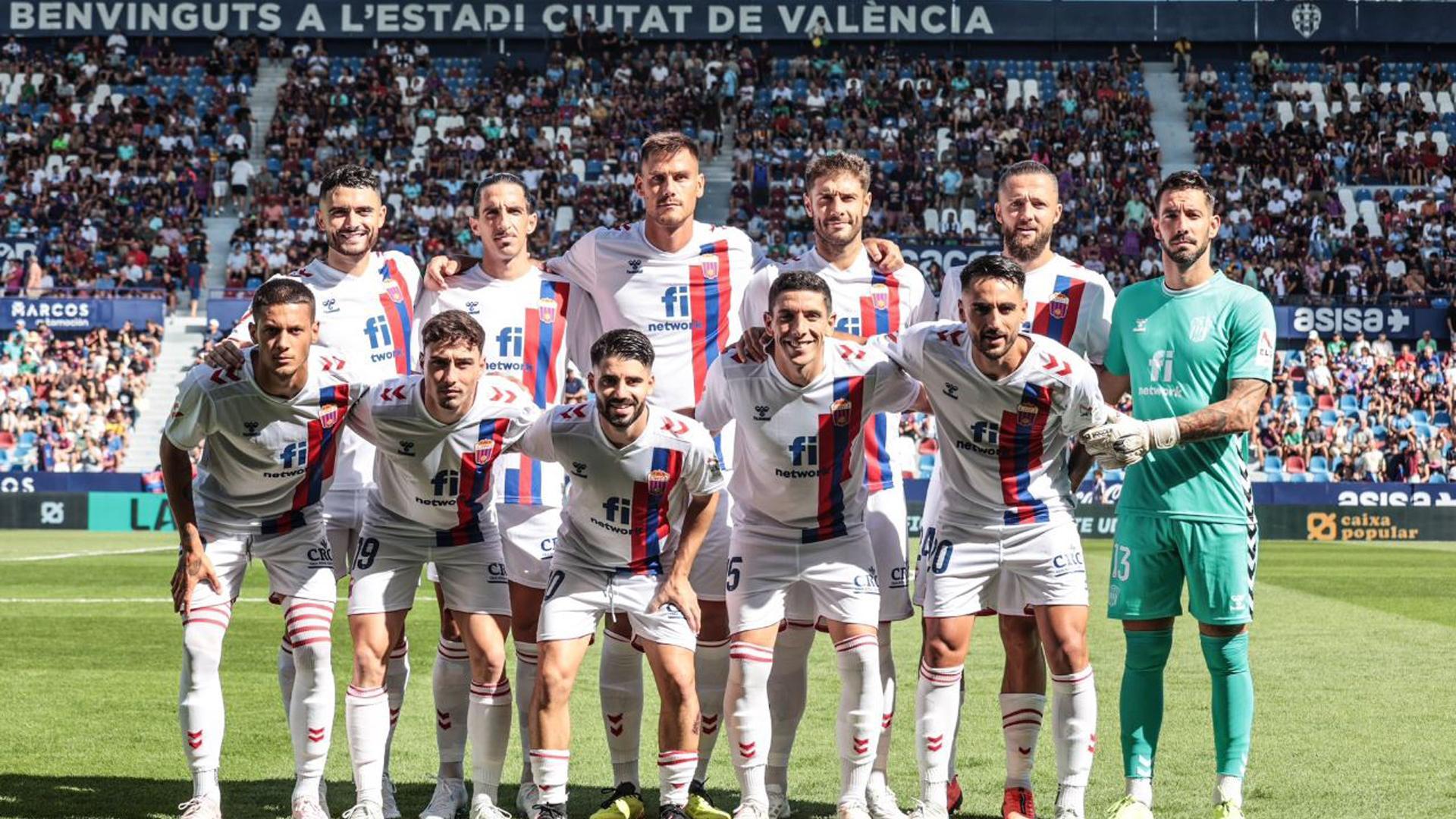 Alineación del Eldense antes de medirse al Levante
