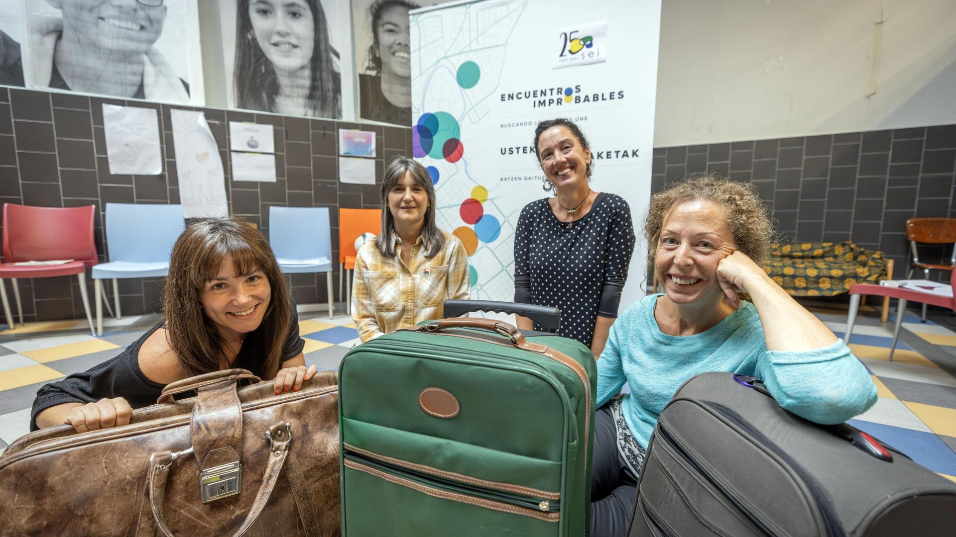 Las coordinadoras del SEI: Sara Bea, Cristina Zalguizuri, Maite Ziganda y Jimena De Lorenzo. 
L: Pamplona
T: SEI. 25 aniversario de esta asociación que promueve la atención educativa e integración social de inmigrantes.