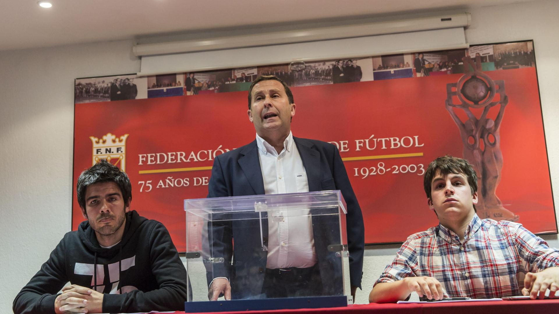 * A: Jesús Caso
* F: 23-03-2016
* P: Del Amo
* L: Pamplona. Federación Navarra de Fútbol
* T: Elecciones a presidente