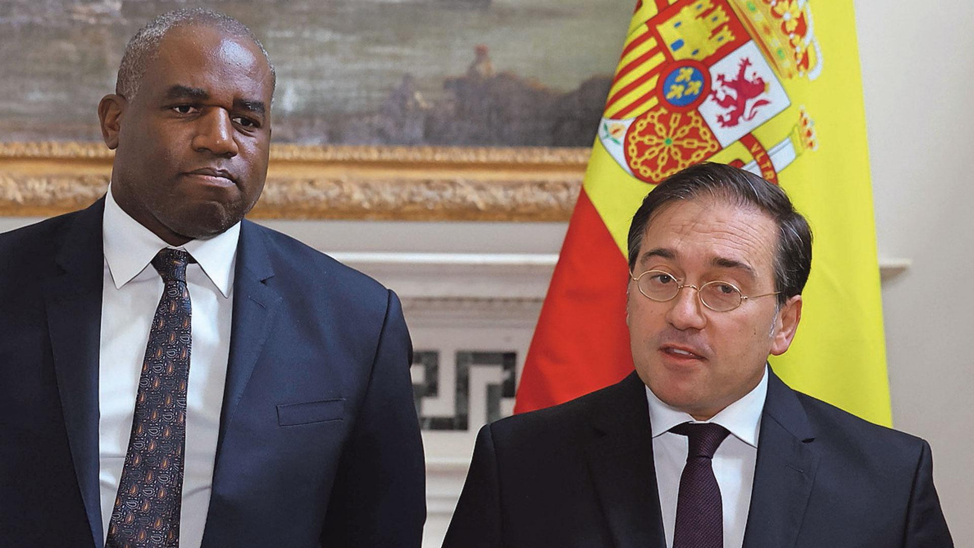 El ministro de Exteriores, José Manuel Albares, recibido en Londres por su homólogo británico David Lammy