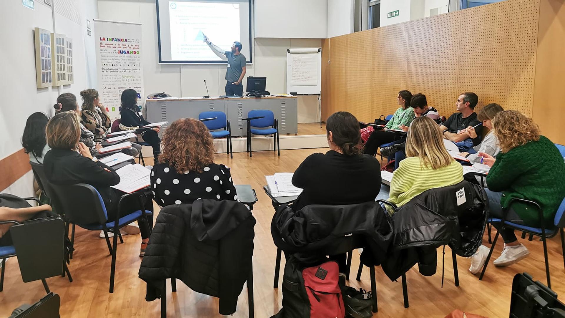 Asistentes a un curso anterior de la Escuela de Salud Navarra
