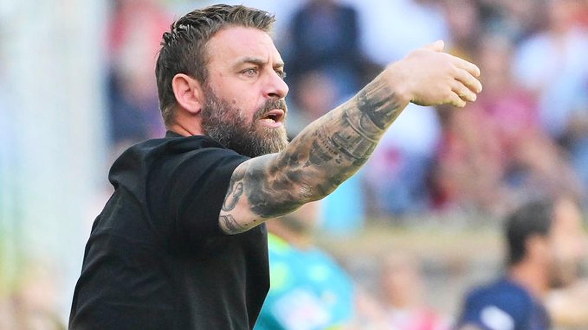 Daniele De Rossi dirigiendo un choque reciente de la Roma