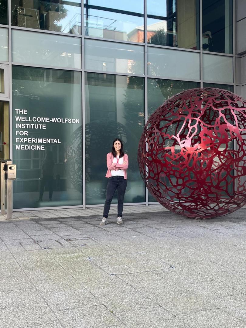 La navarra, en el instituto de la Universidad de Queens en la que desarrolla su labor investigadora