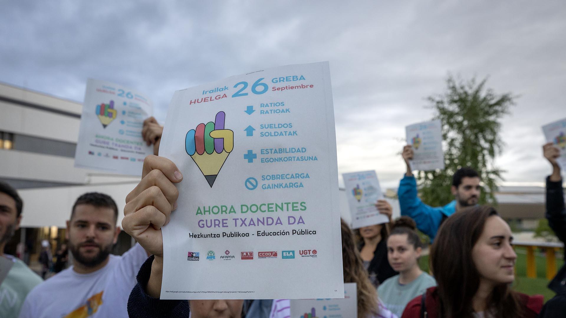 Fotos de la jornada de huelga en la educación pública en Navarra.