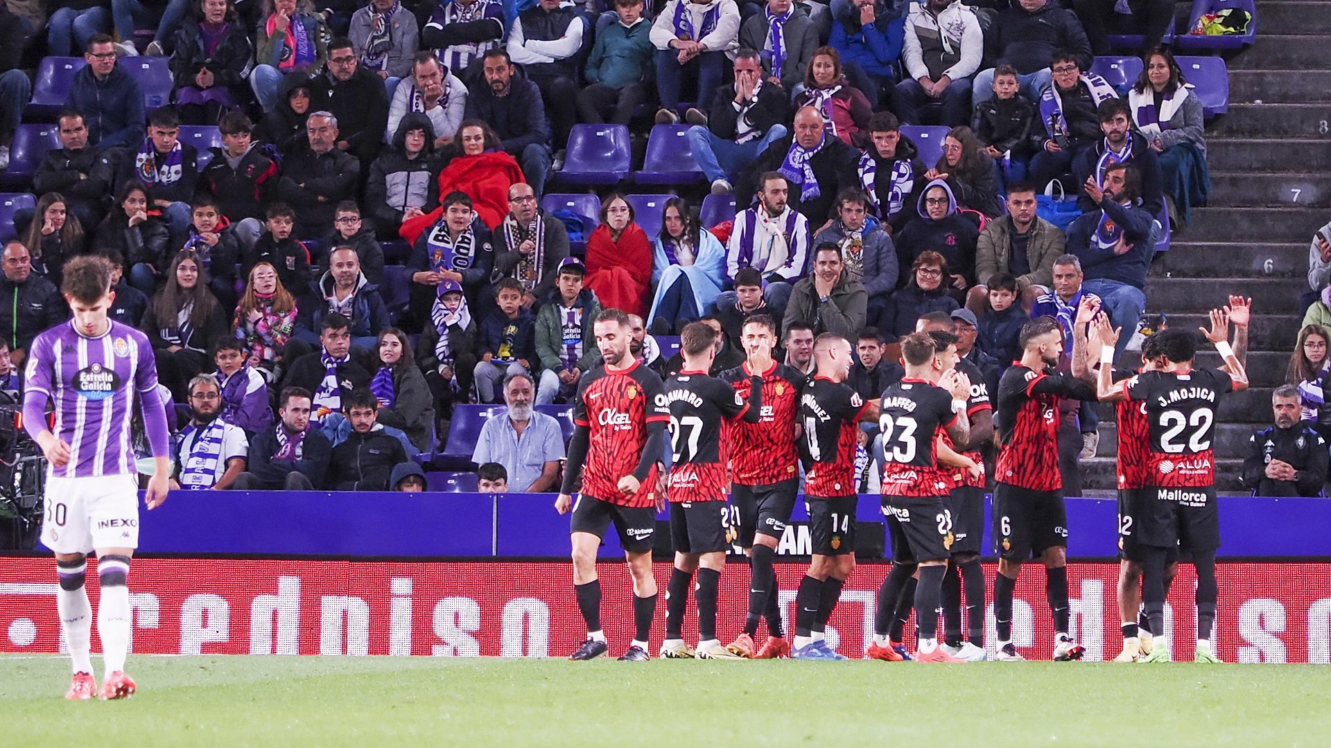 Los jugadores del Mallorca celebran uno de los dos tantos marcados al Valladolid