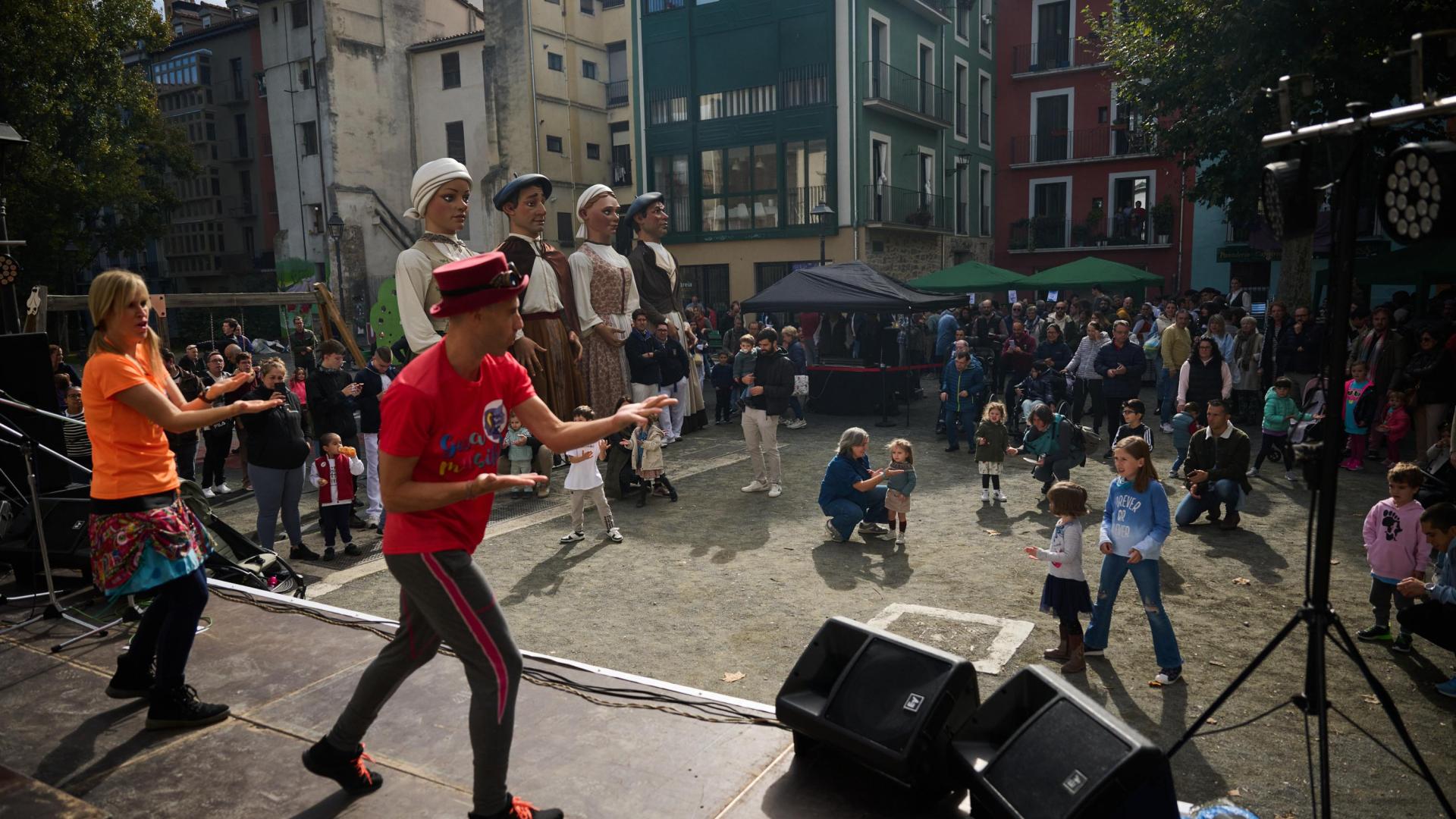 Actuación de 'Gora Musika', este sábado en la plaza Santa Ana.