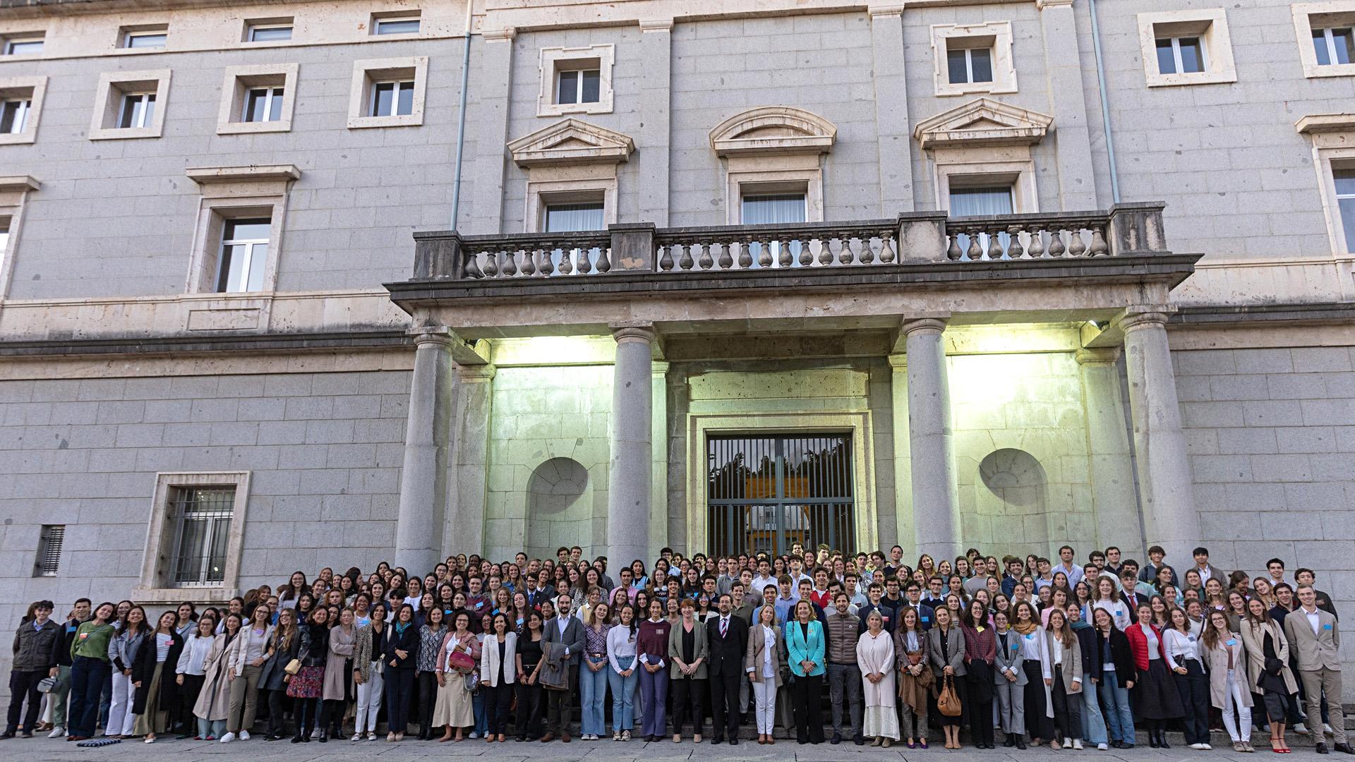 444 universitarios, procedentes de 17 países, estudian este curso en la Universidad de Navarra gracias a una Beca Alumni
