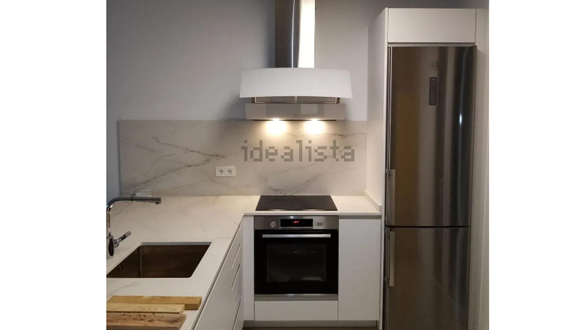 Cocina del piso en alquiler en la avenida Conde Oliveto