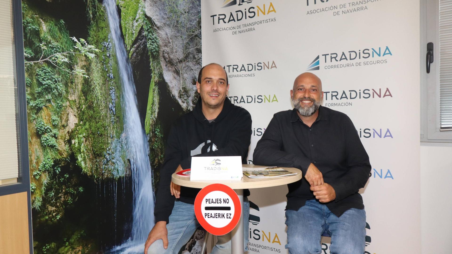 David Zubillaga, secretario general de TRADISNA (izda), y Miguel Casteleiro, presidente de la asociación (dcha)