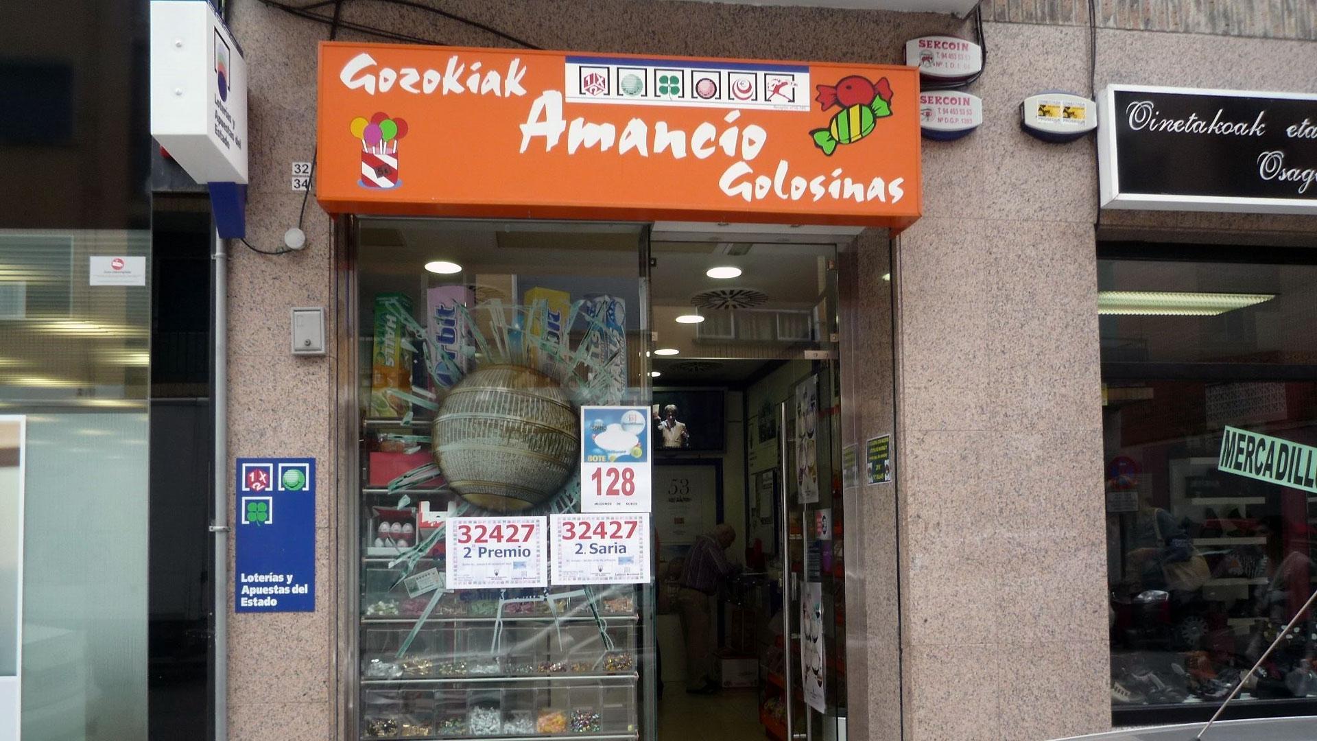 El boleto premiado se selló en la tienda de golosinas Amancio Gozokiak de Derio (Vizcaya)